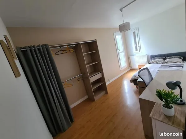 Chambre 6 pièces 110 m² 