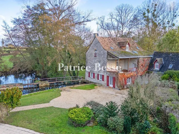 Propriété 6 pièces 300 m² 