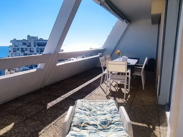 Très bel appartement T4 8ème étage terrasse vue mer magnifique 