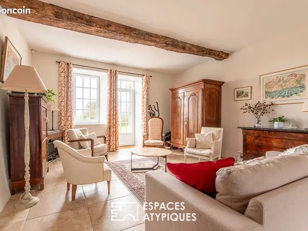 Propriété 8 pièces 201 m² 