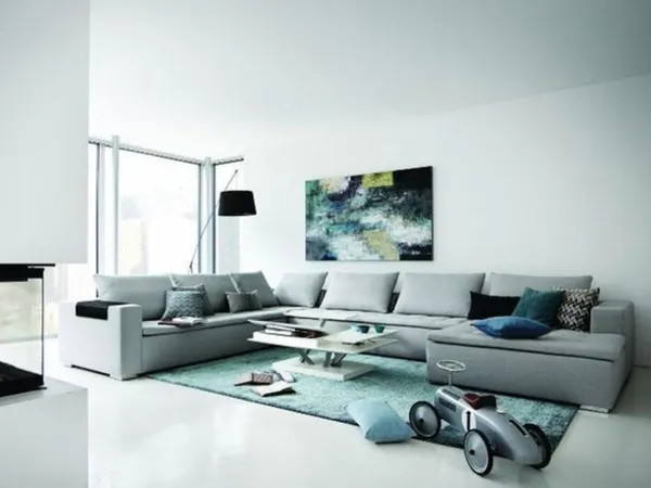 4 PIÈCES offrant 331m² de surface privative 