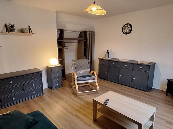 T1 meublé refait à Neuf 33 m² - Centre ville de Provins - Calme - Gare à 500 mètre 