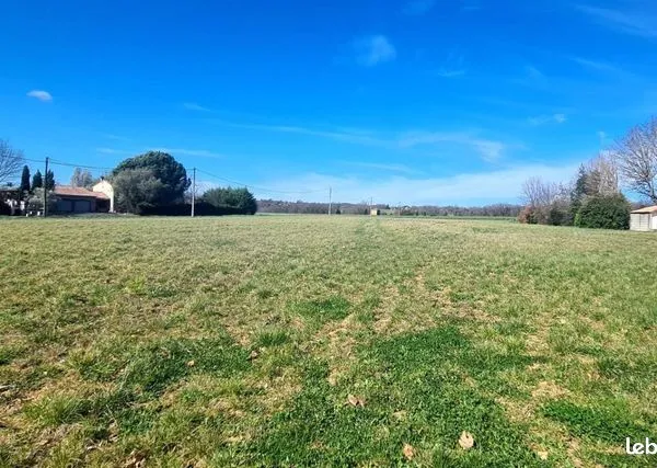 Terrain 580 m² 