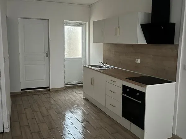 Maison de ville entièrement rénovée 60 m2 - 3 pièces 