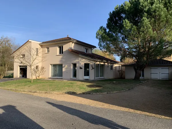 LA VERPILLIERE - MAISON 170 m2 3 CHAMBRES POSSIBILITE 4 AVEC 