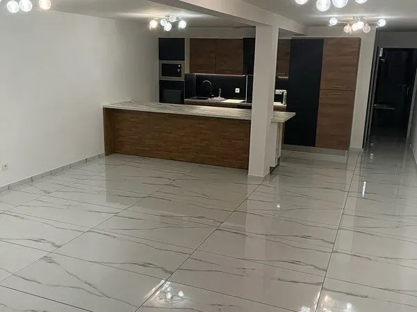 À louer Appartement 100 m² avec Terrain clos à proximité de l'appartement 