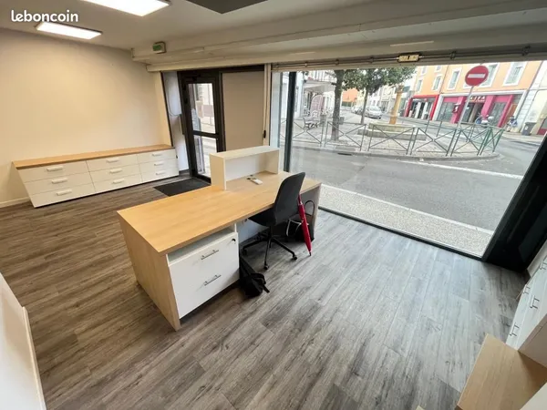 Commerce santé 65 m² 