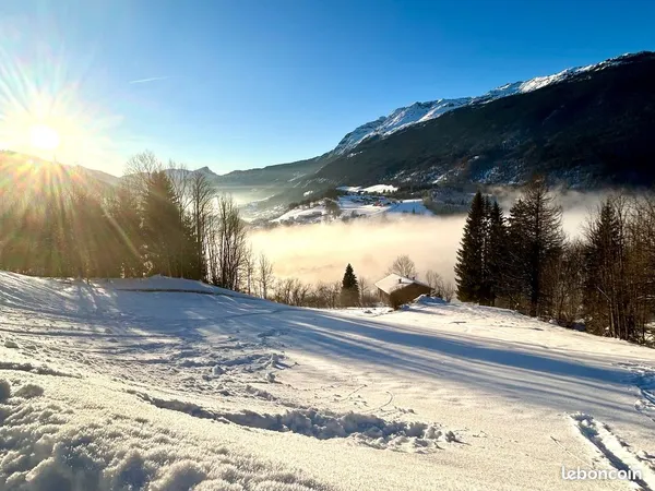Terrain constructible et viabilisé sur les hauteurs de Saint-Jean-De-Sixt 