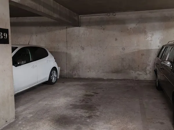 Parking en sous-sol sécurisée, résidence de standing 