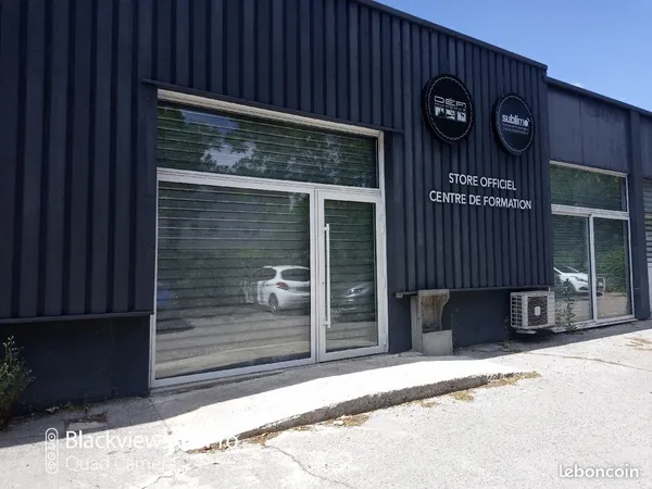 Location local commercial 