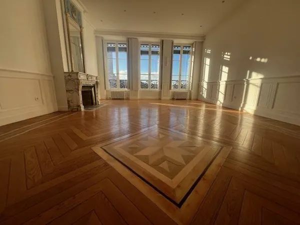 Appartement 5 pièces 171 m² 