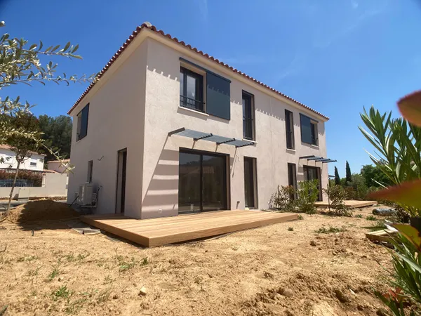 Villa neuve sur Six Fours Les Plages 