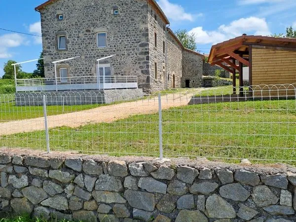 Maison en pierres rénovée 