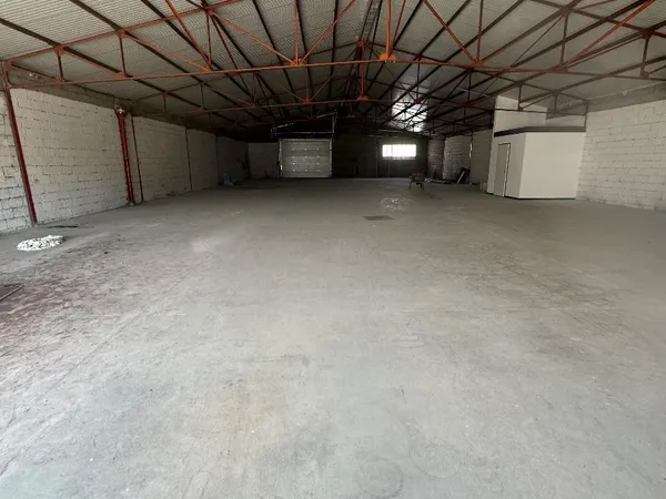 Local commercial 640 m² 
