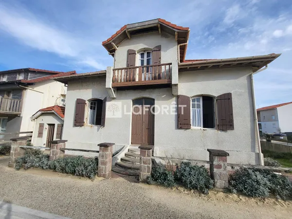 Maison 11 pièces 246 m² 