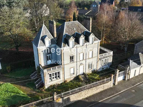 Grande maison familiale de 370 m² - Beau potentiel locatif / chambres d'hôtes - Parc arboré de 3 