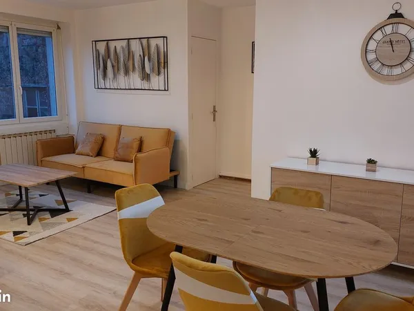 T2 45m² meublé refait à neuf Saint-Genest Lerpt. Très calme 