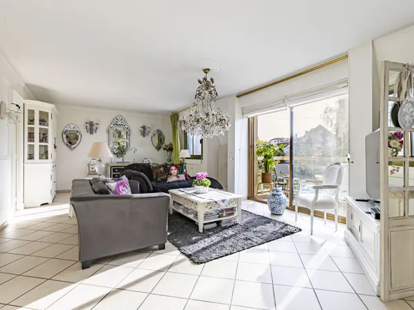 Appartement en duplex de 150 m2 - 6 pièces 4 chambres 