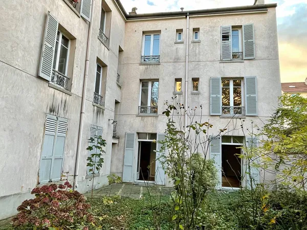 Duplex 10 pièces 194 m² 