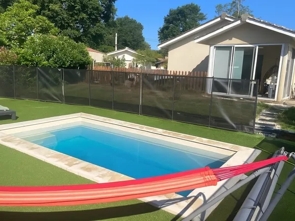 Belle maison avec garage et piscine 