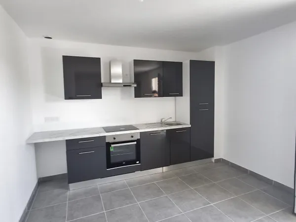 A LOUER A POMPERTUZAT- Bel appartement T3 en RDC 