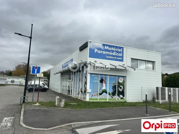 Local commercial 450 m² 