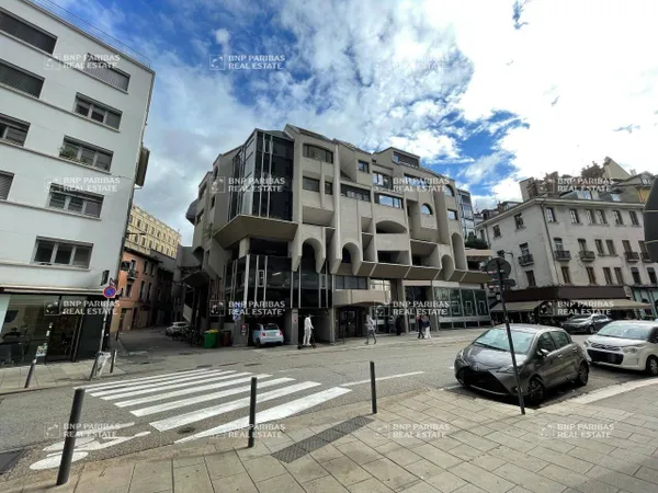 Parking/Garage/Box 73 m² 