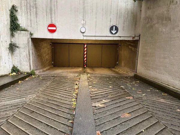 Place de parking à louer 