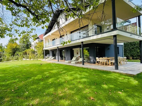 Propriété 6 pièces 285 m² 
