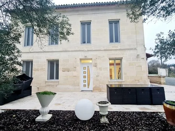 Maison en pierre 8 pièces 285 m² 