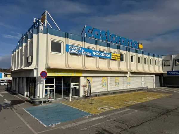 Local d'activité 1625 m² 