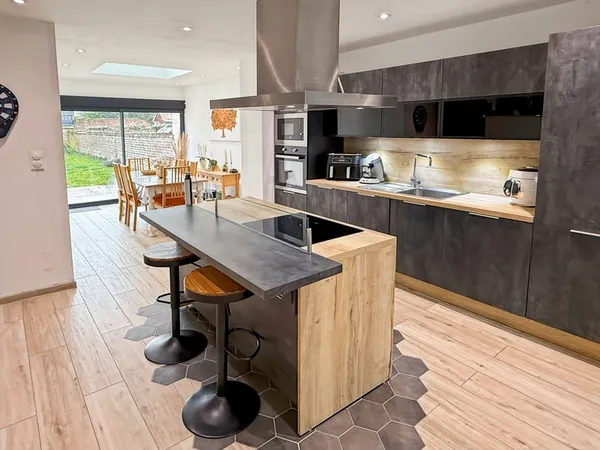 Maison 7 pièces 136 m² 