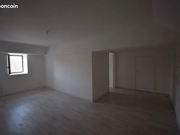 Studio 1 pièce 52 m² 
