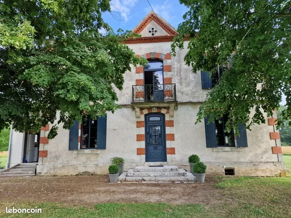 Maison de maître 263 m², 7 ch, grange, 4 ha - Particulier 