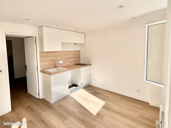 Studio 1 pièce 18 m² 