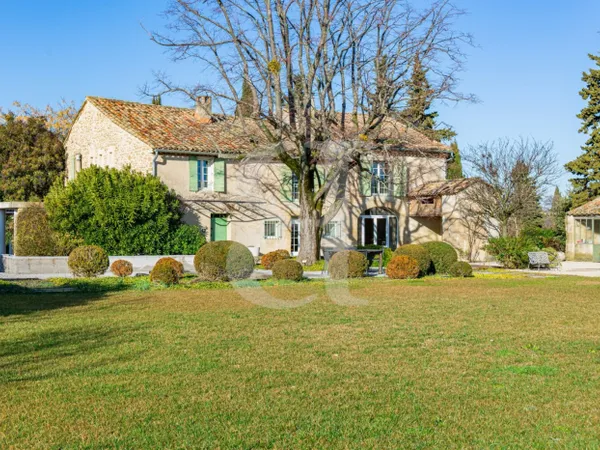 Magnifique mas avec piscine en campagne de Sainte Cécile les Vi 