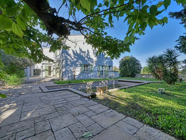 Maison 8 pièces 270 m² 