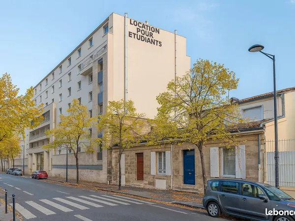 Studio 1 pièce 32 m² 
