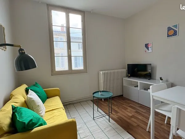 Studio 1 pièce 28 m² 