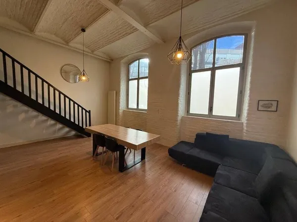 Loft 2 pièces 82 m² 