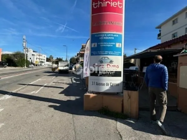 Bâtiment 1 300 m² 
