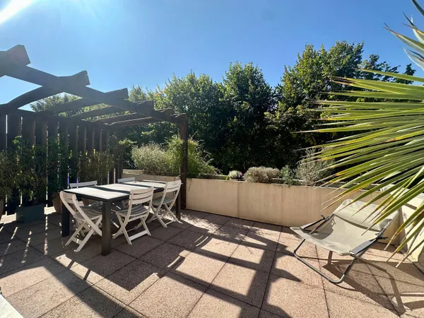Vends appartement style maison 