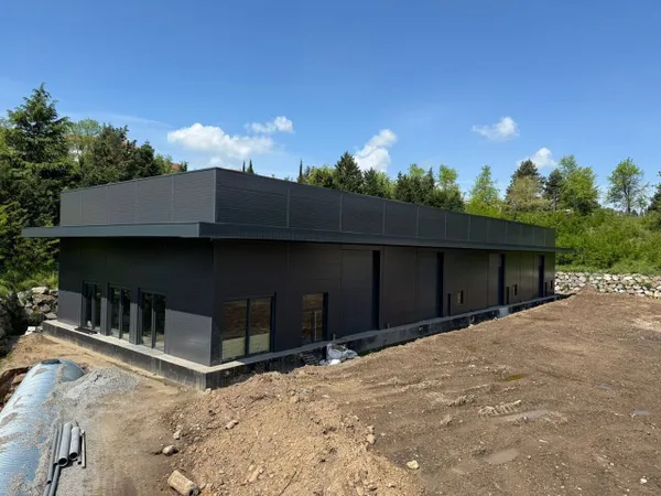Entrepôt 300 m² 