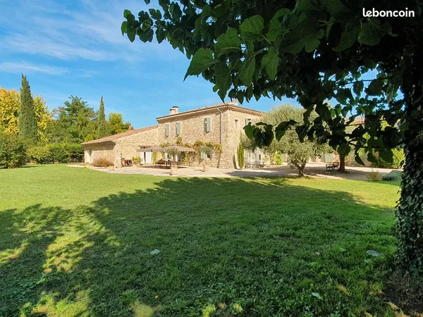 Propriété 12 pièces 470 m² 