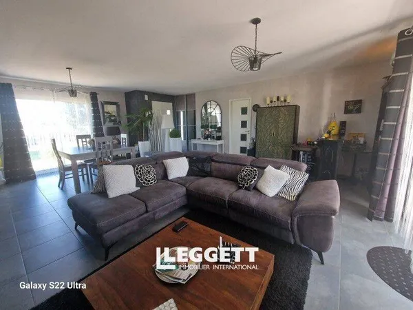 Maison de plain-pied 7 pièces 166 m² 