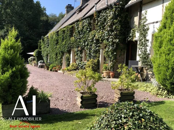 Propriété 8 pièces 236 m² 