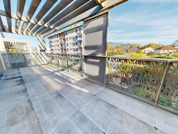 Coup de coeur - Appartement T4 et ses deux terrasses et son garage. 
