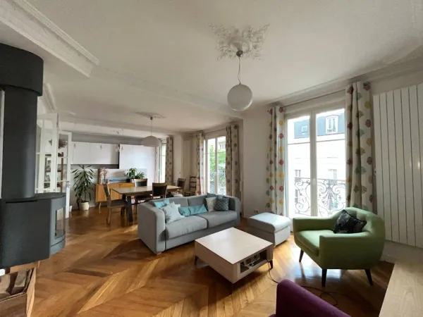 Loue appartement de standing à Clichy 3 chambres + 1 bureau 130m² non meublé 