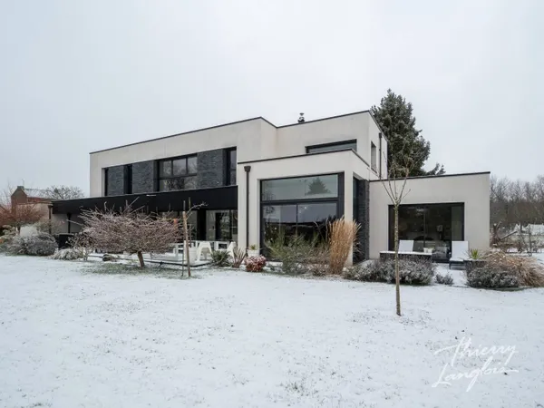 Maison 8 pièces 204 m² 