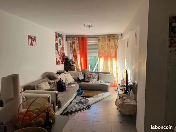 Appartement T3 avec terrasse 